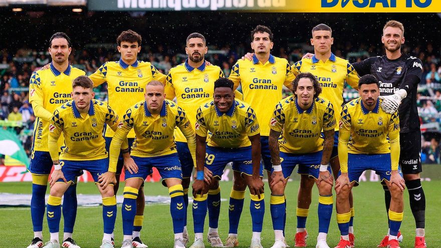 Las Palmas afronta su primera 'final' con Diego Martínez en la cuerda floja