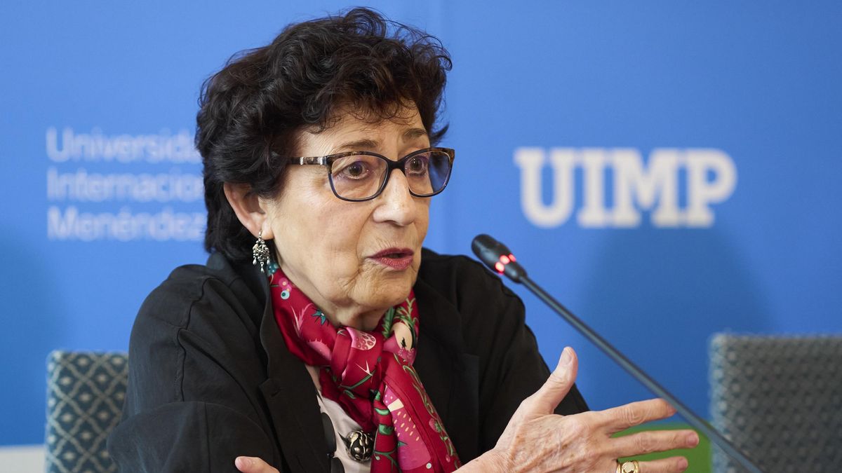 Olvido García Paredes en la Universidad Internacional Menéndez Pelayo (UIMP)