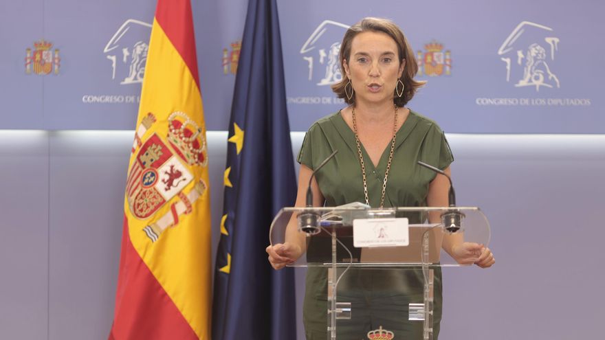 La portavoz del PP en el Congreso, Cuca Gamarra, interviene en una rueda de prensa posterior a una Junta de Portavoces en el Congreso de los Diputados, a 14 de septiembre, en Madrid (España).