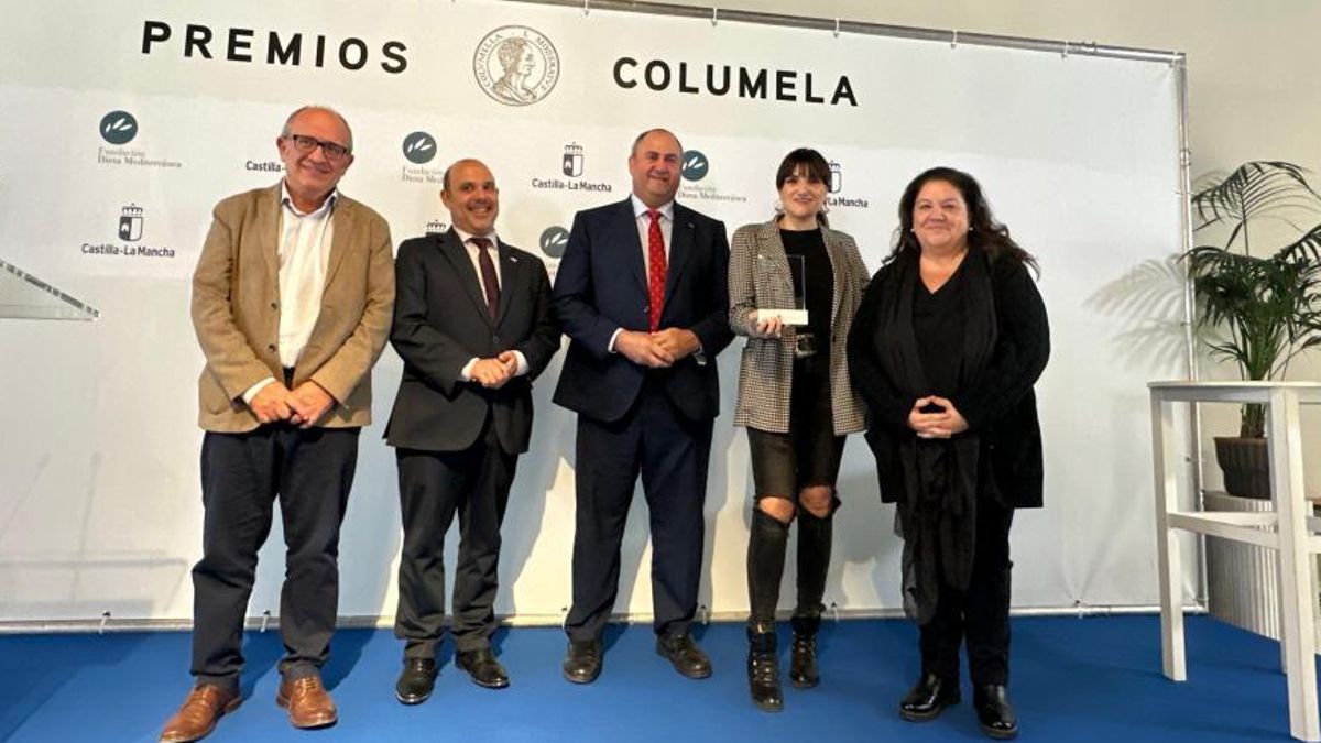 Rozalén tras recibir el premio. JCCM