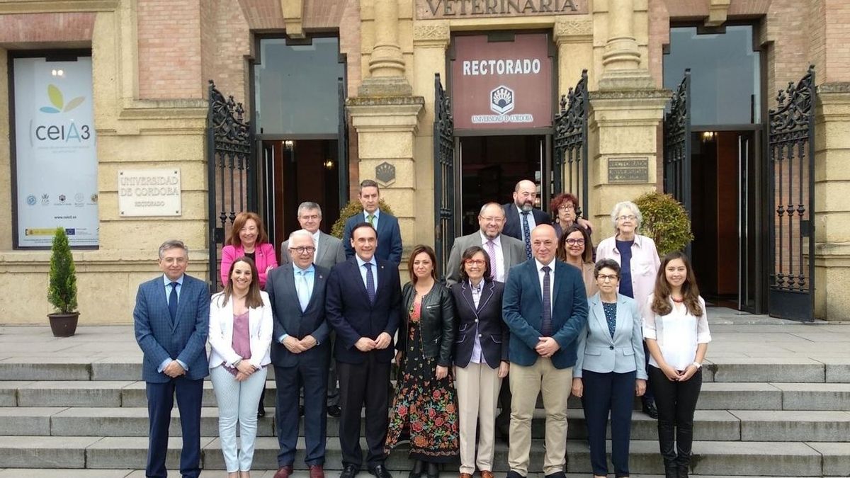 Junta, Ayuntamiento y Diputación ensalzan el papel de la mujer en los medios de comunicación
