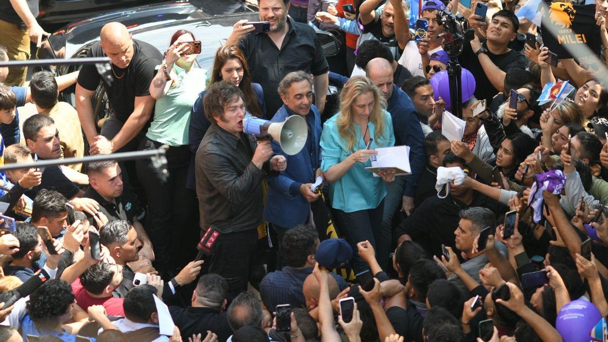 Karina Milei acompaña a su hermano en el acto en Santiago del Estero.