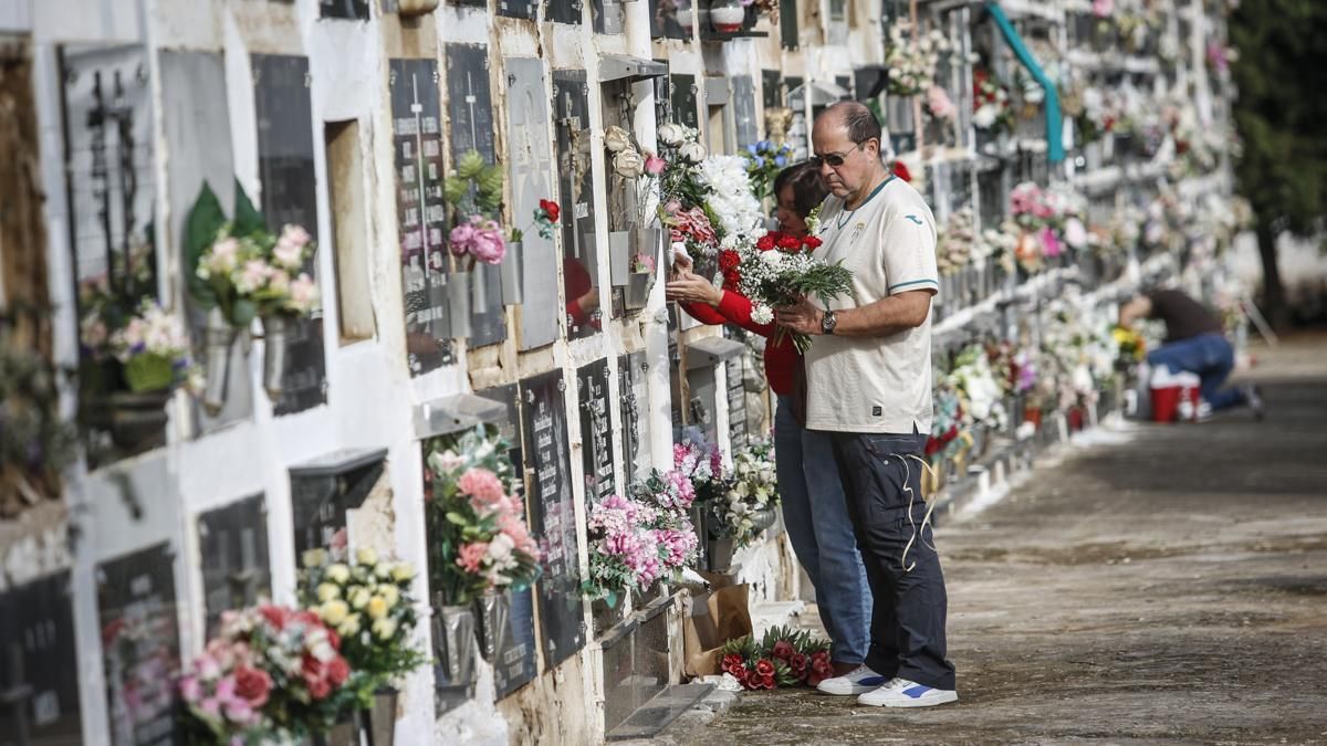 Día de Todos los Santos en el cementerio de la Salud