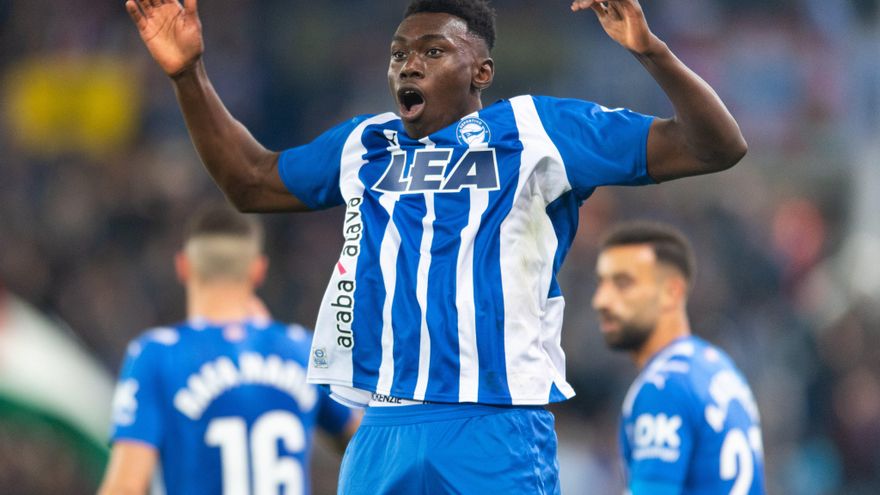 La Diputación aprueba una "modificación" y "prórroga" del préstamo de rescate al Deportivo Alavés