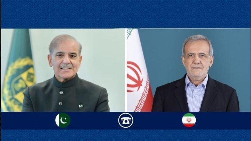 El presidente de Irán, Masoud Pezeshkian y el primer ministro paquistaní, Shehbaz Sharif.