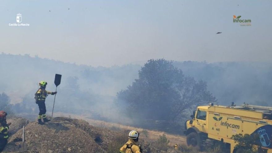 Labores de extinción del incendio forestal de La Mierla (Guadalajara) el lunes 20 de julio