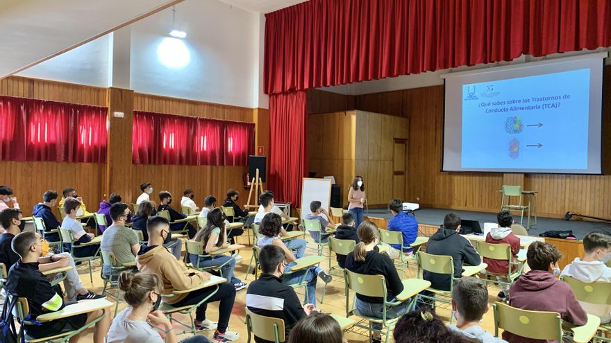 El Cabildo imparte talleres de prevención de trastornos de conducta alimentaria a estudiantes de Secundaria