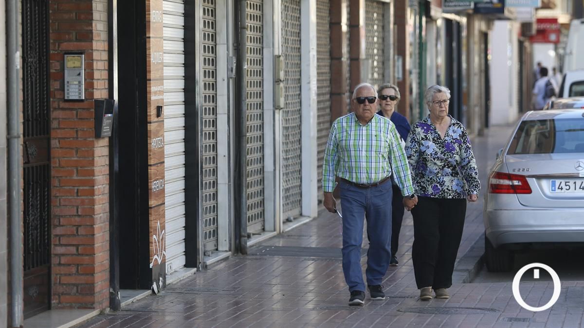 Comercios cerrados en Domingo de Ramos en el CCA La Viñuela