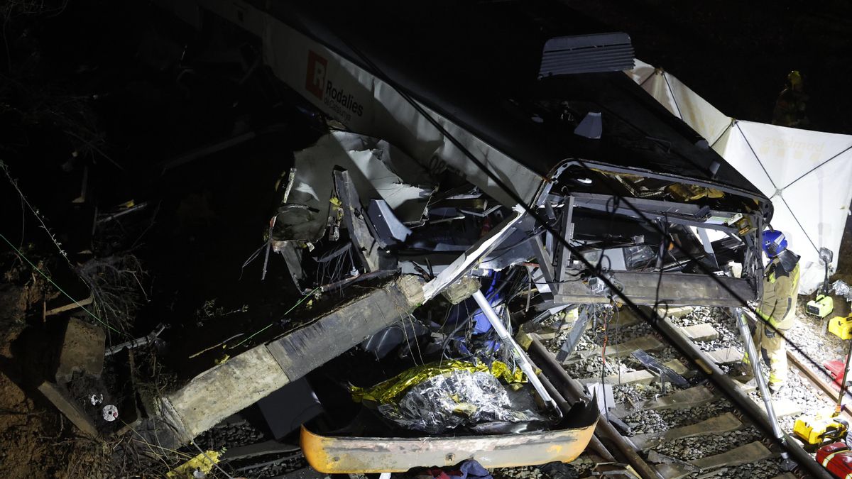 Rodalies suspende todo el servicio en Catalunya hasta confirmar "la seguridad" de la red tras el accidente