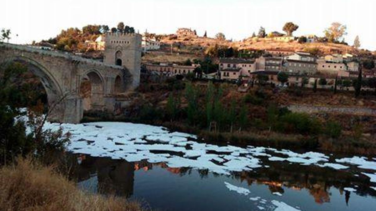 Río Tajo a su paso por Toledo el sábado 15 de octubre. Foto: Javi Mateo