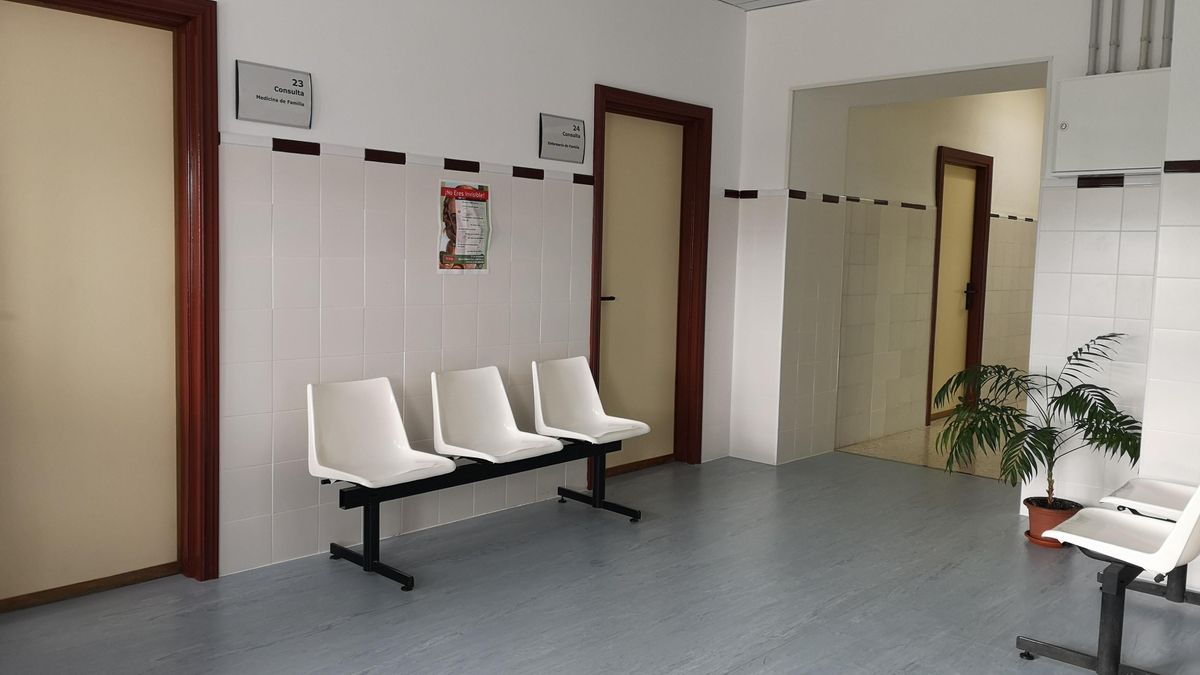 El área de salud de Mérida ha puesto a disposición del personal agredido su profesional guía de referencia para asesoramiento jurídico y psicológico.