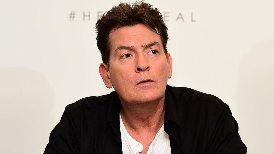 Charlie Sheen se reconcilia con el creador de 'Dos hombres y medio' y ficha por su nueva comedia en Max