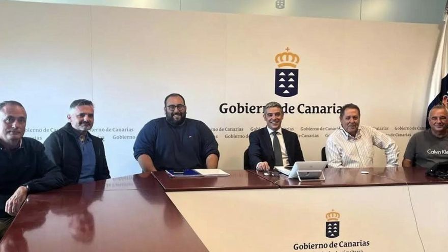 La consejera de Presidencia ficha como asesor al principal agitador contra el decreto del plátano de su propio Gobierno