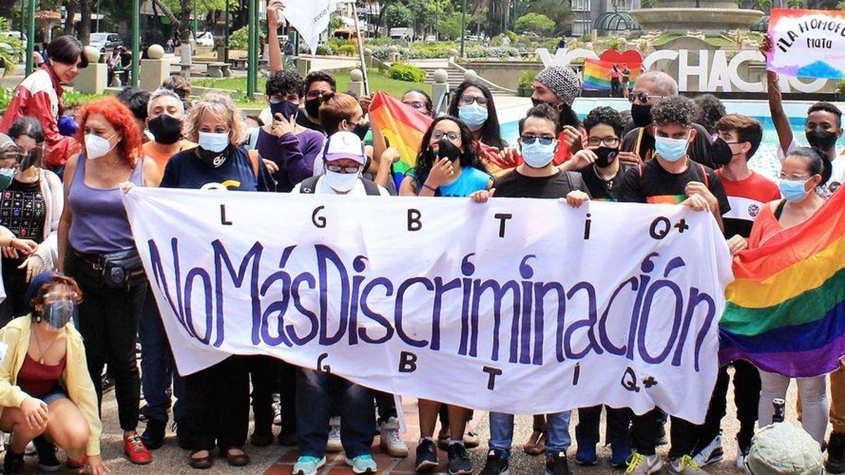 Yendri es fundador del Observatorio Venezolano de Violencias LGBTIQ+ y miembro de Amnistía Internacional Venezuela
