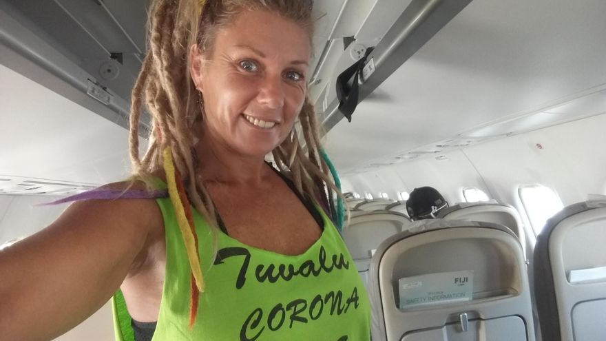 Hernández en el interior del avión que le llevó a Fiji