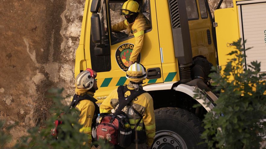 El incendio se inició hacia las 10.30 horas en la zona de Los Campeches