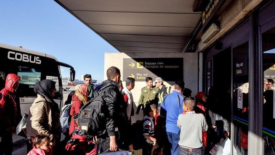 Llegan a España desde Líbano 203 refugiados sirios, 114 de ellos menores