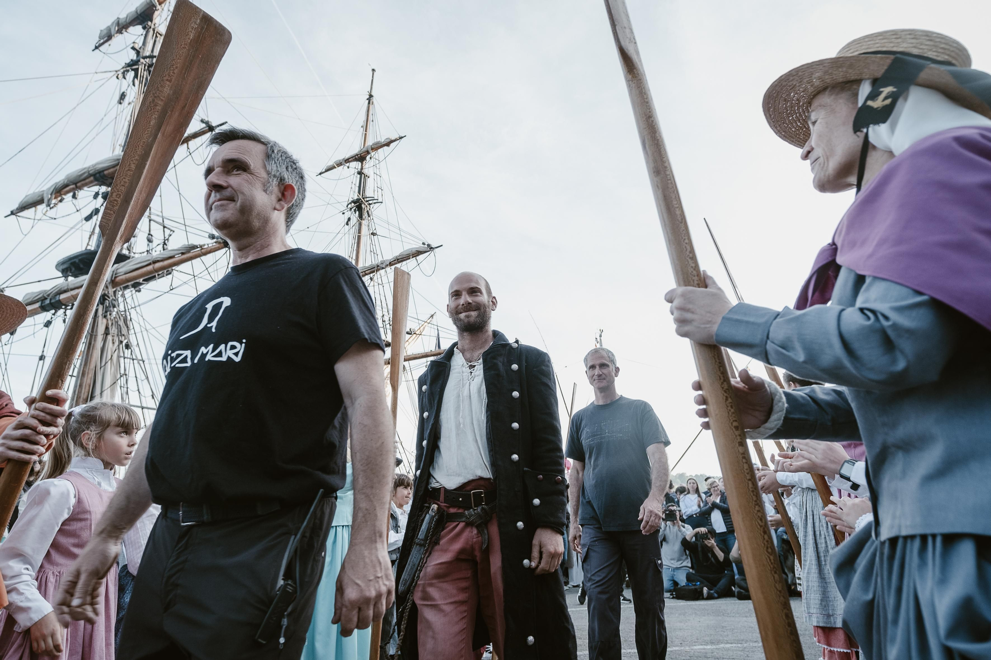 Más de cien embarcaciones despliegan sus velas en el festival marítimo de Pasaia con el 'Aita Mari' a la cabeza