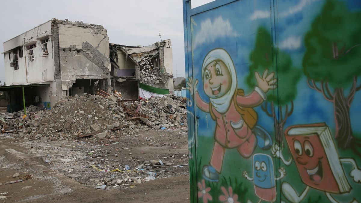 "Todo lo que veía eran escombros": padres de las víctimas del ataque a una escuela en Irán relatan el peor día de sus vidas