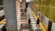 El sector del transporte, que ya había caído un 1,4 % en febrero a consecuencia del bloqueo de vías férreas, cayó otro 12,2 % en marzo y solo el transporte de mercancías por tren experimentó un aumento del 4,5 %. Pero el transporte aéreo se contrajo un 40,9 %.