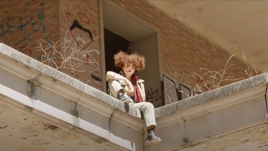 Caliza presenta su réquiem por un planeta del que solo quedarán los bailes en TikTok