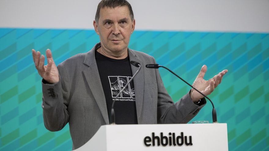 Otegi responde al cordón sanitario de Feijóo: "Es un honor, por Euskal Herria no pasaréis"