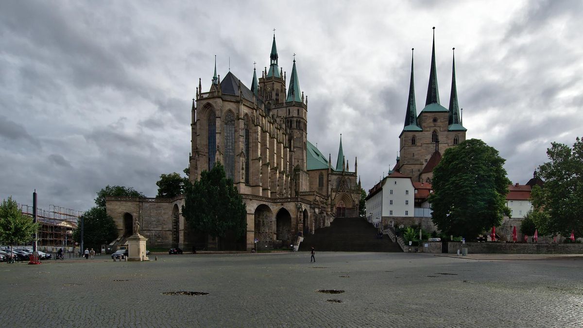 Catedral de San María (izquierda) y la Iglesia de San Severo desde la Domplatz (Erfurt).