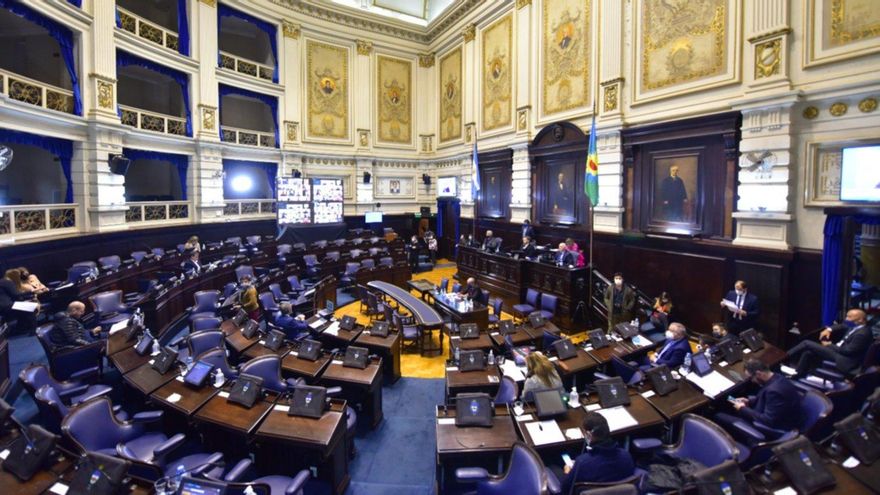 Reelección de los intendentes: oficialismo y oposición negocian voto a voto en el "super martes" de la Legislatura bonaerense