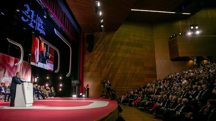 Page promete un banco de libros de texto y "avanzar en la gratuidad de la educación de dos a tres años"