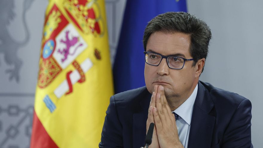 Ayuso pide albergar el Centro Nacional de Ciberseguridad y Óscar López responde que la ley ya obliga a que esté en Madrid