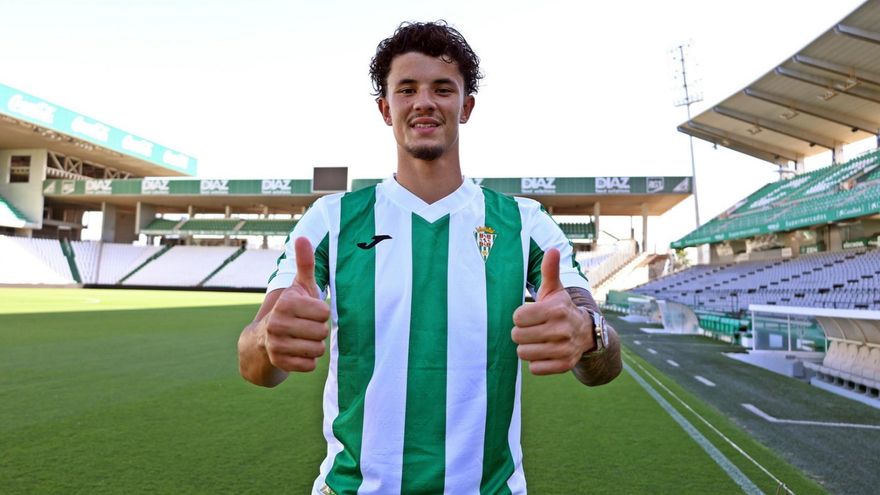 El Córdoba CF confirma el fichaje del atacante inglés Jude Soonsup-Bell