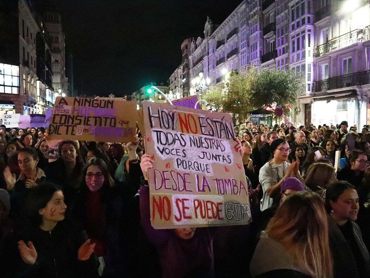 Los manifestantes han pedido al unísono la salida de Vox de las instituciones