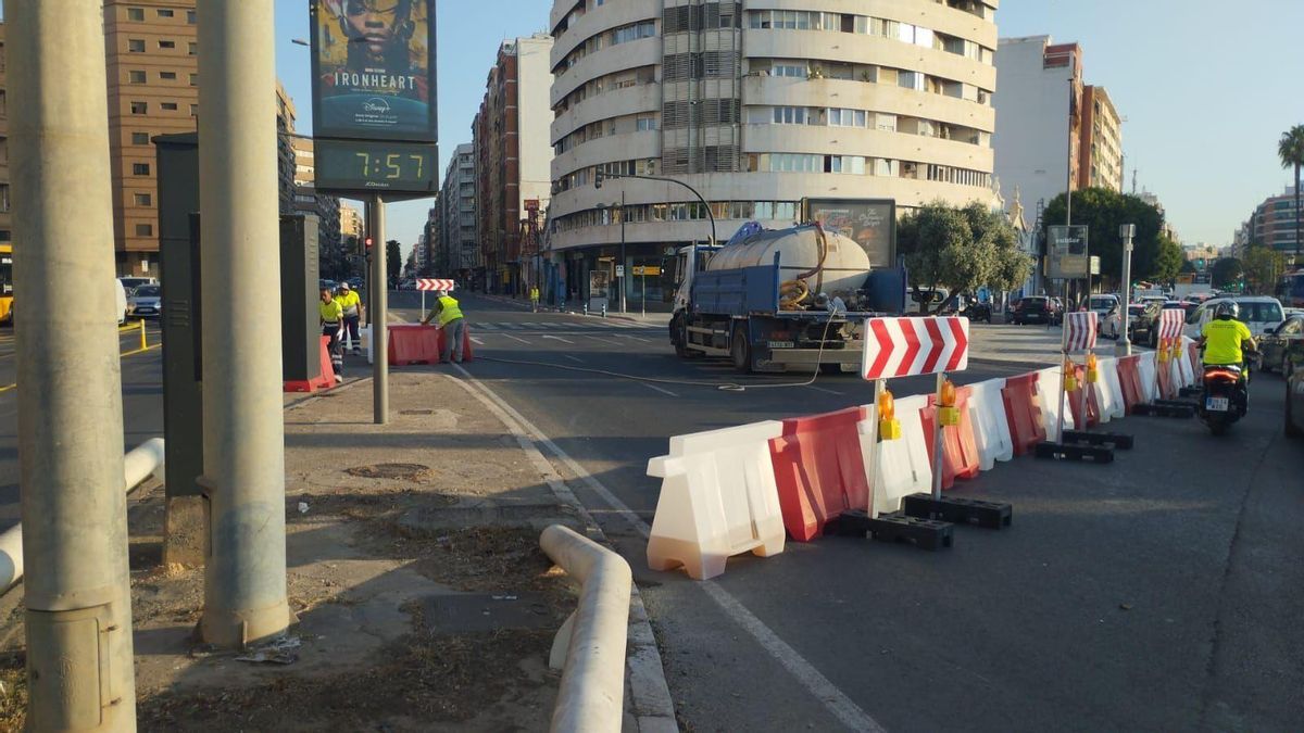 Obras en la Avenida Pérez Galdós de València.