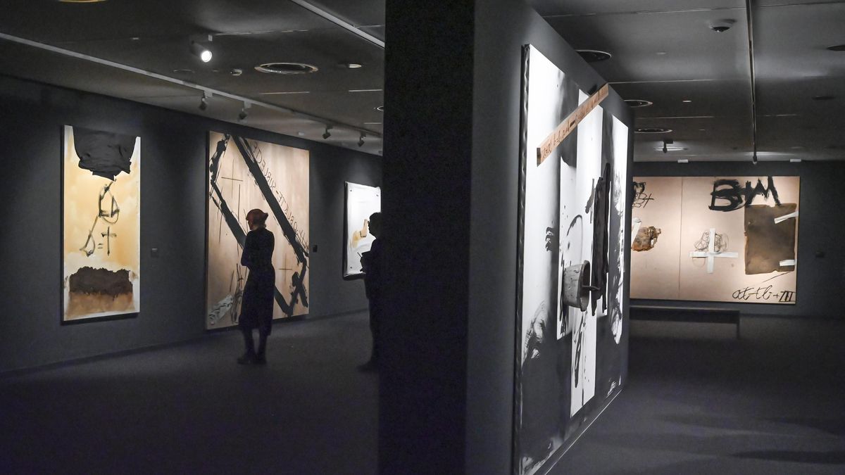 Vista de la exposición 'Tàpies. Última década (2002 2012)'.