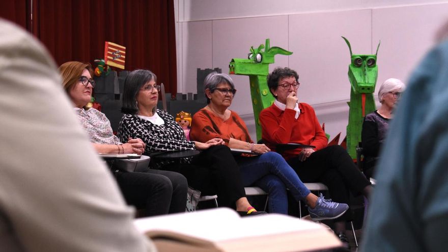 El club de lectura de mujeres que triunfa con un año de lista de espera: "Yo de aquí no me borraré nunca"