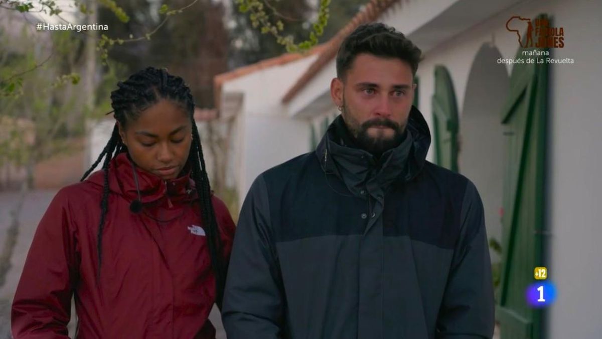 Nia y J Kbello, en 'Hasta el fin del mundo' de TVE