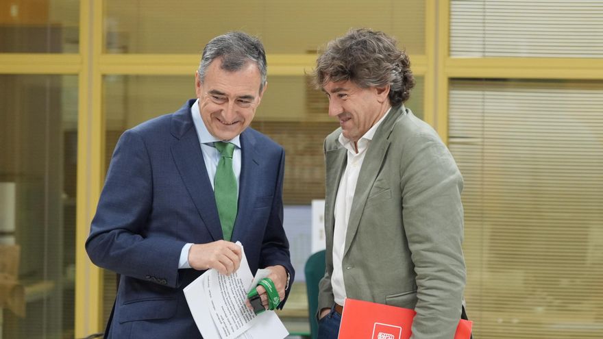 Esteban da un portazo a la moción de censura "instrumental" de Feijóo y le acusa de atacar permanentemente al PNV