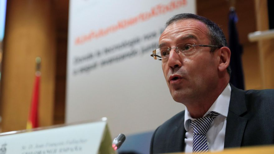 Orange se retira de la millonaria puja por los derechos de LaLiga y cerrará las tiendas propias que no sean rentables