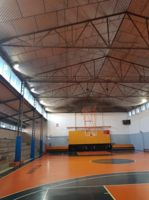 Vista del espacio interior del pabellón deportivo