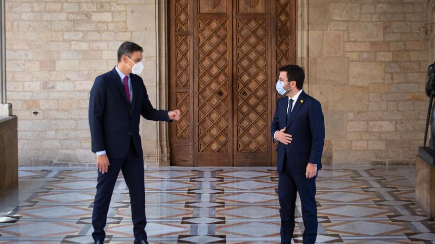 Sánchez y Aragonès preservan el diálogo pese a la escalada verbal por Puigdemont