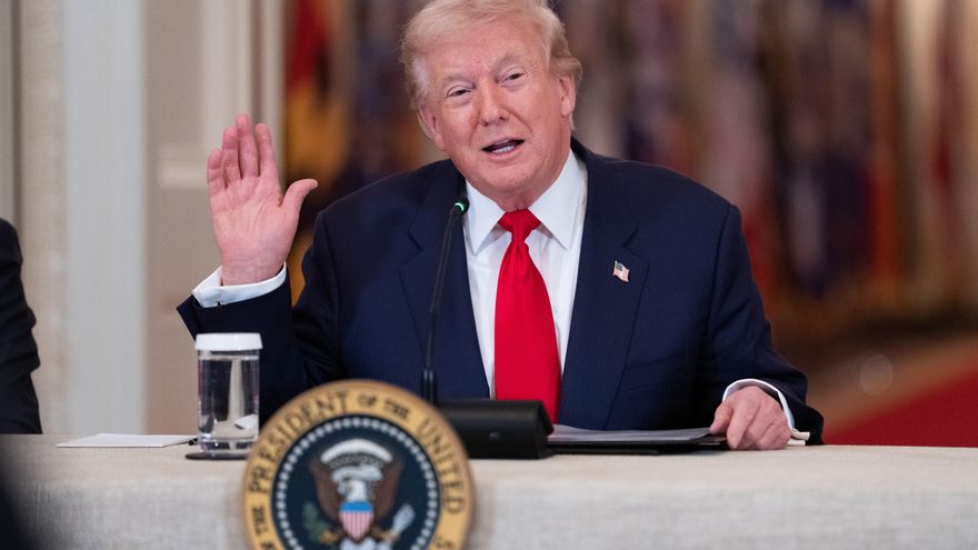 El presidente de EE.UU., Donald Trump, habla durante una mesa redonda en la Casa Blanca en Washington, el 6 de marzo de 2026. EFE/EPA/AARON SCHWARTZ / POOL