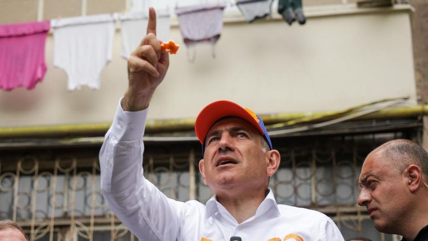 Armenia acude a las urnas entre las promesas occidentales, las advertencias rusas y el trauma de la pérdida de Karabaj
