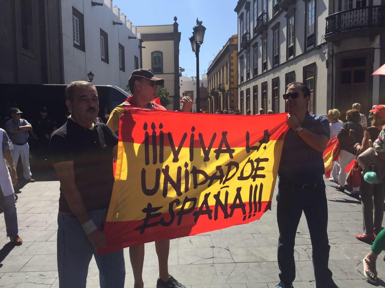Concentración a favor de la unidad de España en Las Palmas de Gran Canaria
