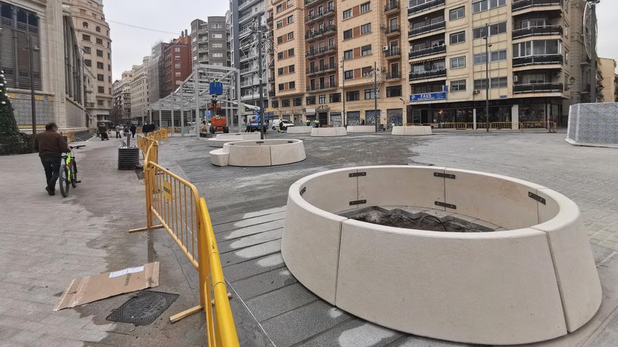 Vista de la plaza de Bruges a falta de instalar el arbolado.