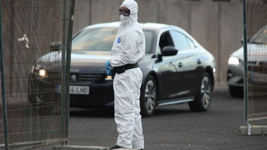 Despliegue de sanitario y de seguridad en el puerto de Granadilla de Abona (Tenerife), ante el desembarco del pasaje del Hondius, afectado con un brote de hantavirus.