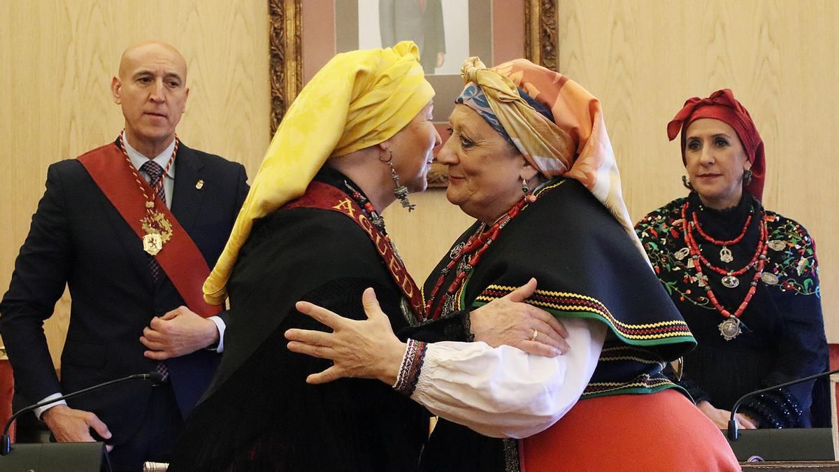 Celebración de las Águedas en el Ayuntamiento de León.