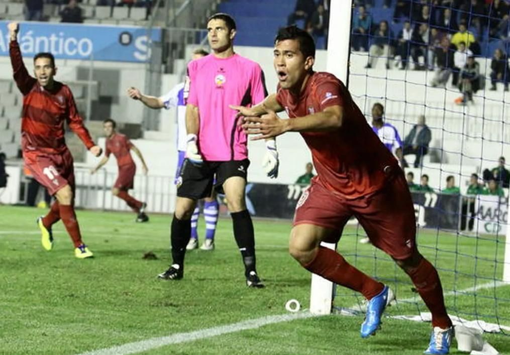 Patiño celebra el 0 1 en Sabadell