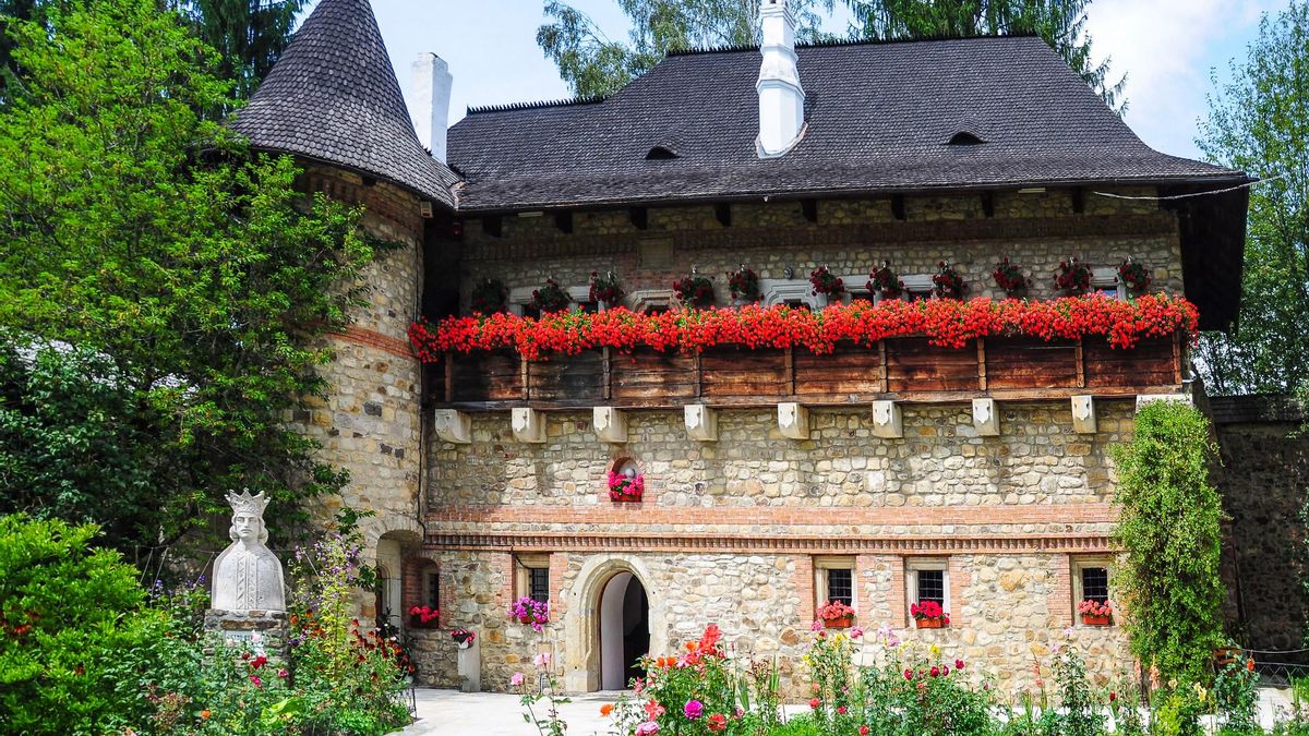 Pabellón en Sucevita. Los monasterios de Bucovina son mucho más que sus iglesias pintadas.