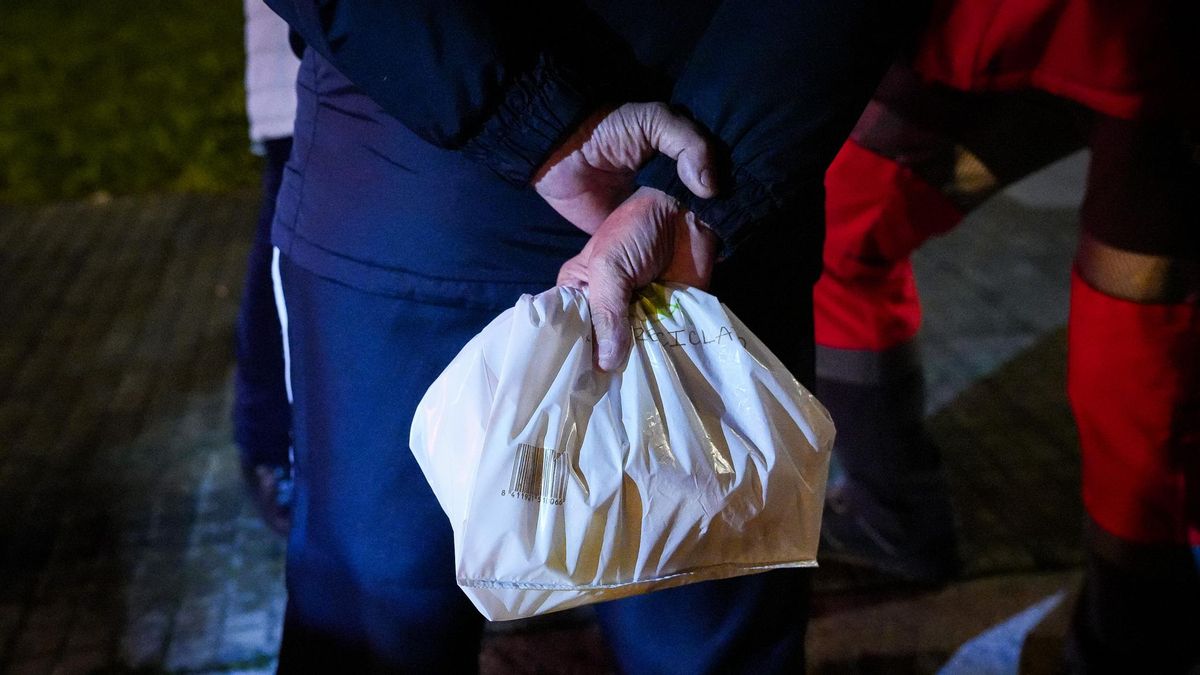 Ayuda de Cruz Roja para personas sin hogar en Córdoba.