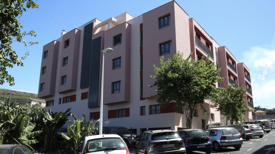 Pisos de unos 80 metros cercanos al Ayuntamiento de Tazacorte: así serán los nuevos hogares para 16 familias damnificadas por el volcán de La Palma